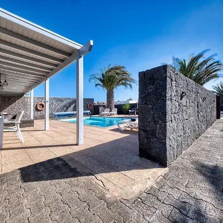 Nyaraló Blue Waves House - Heated Pool, Bbq And Bicycles By Lanzarote *