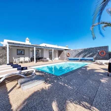 Blue Waves House - Heated Pool