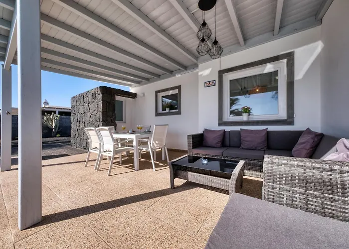 Blue Waves House - Heated Pool, Bbq And Bicycles By Lanzarote 펜션 *