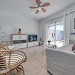 Blue Waves House - Heated Pool, Bbq And Bicycles By Lanzarote