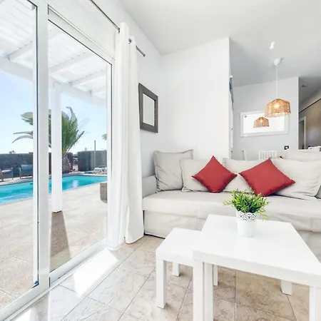 Будинок відпочинку Blue Waves House - Heated Pool, Bbq And Bicycles By Lanzarote *