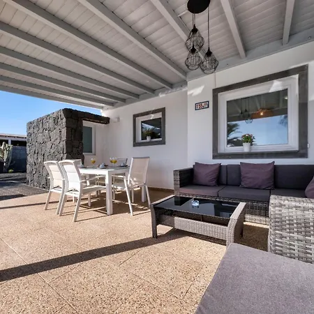 Blue Waves House - Heated Pool, Bbq And Bicycles By Lanzarote بيت للعطل *