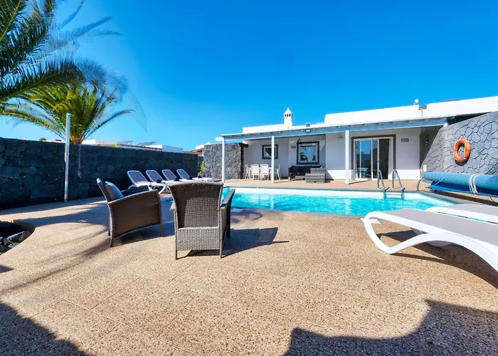 Blue Waves House - Heated Pool, Bbq And Bicycles By Lanzarote *