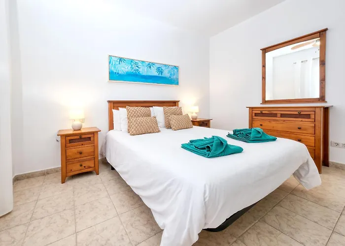 Semesterbostad Blue Waves House - Heated Pool, Bbq And Bicycles By Lanzarote Playa Blanca (Lanzarote)